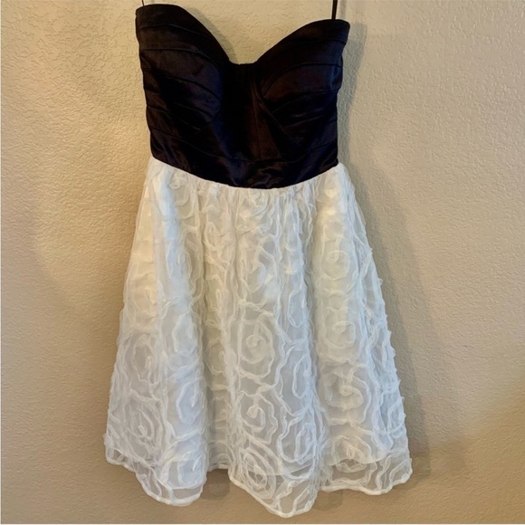 NEW Adrianna Papell Formal Gown Sz 3/4 Hailey Logan Dress Black Satin White Lace - Picture 2 of 16